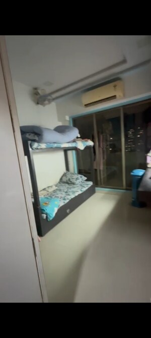 2 BHK Builder Floor For Rent in Kandivali West