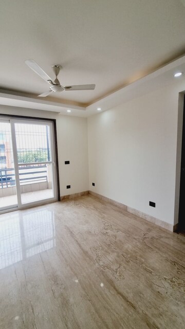 Room in 4 BHK Builder Floor at Sushant Lok 3, Sector 57 – for Rent