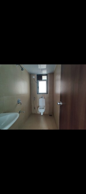 Room in 2 BHK Apartment at Runwal Eirene, Balkum Pada – for Rent