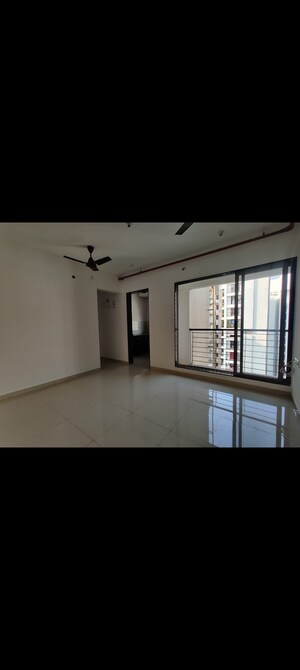 Room in 2 BHK Apartment at Runwal Eirene, Balkum Pada – for Rent