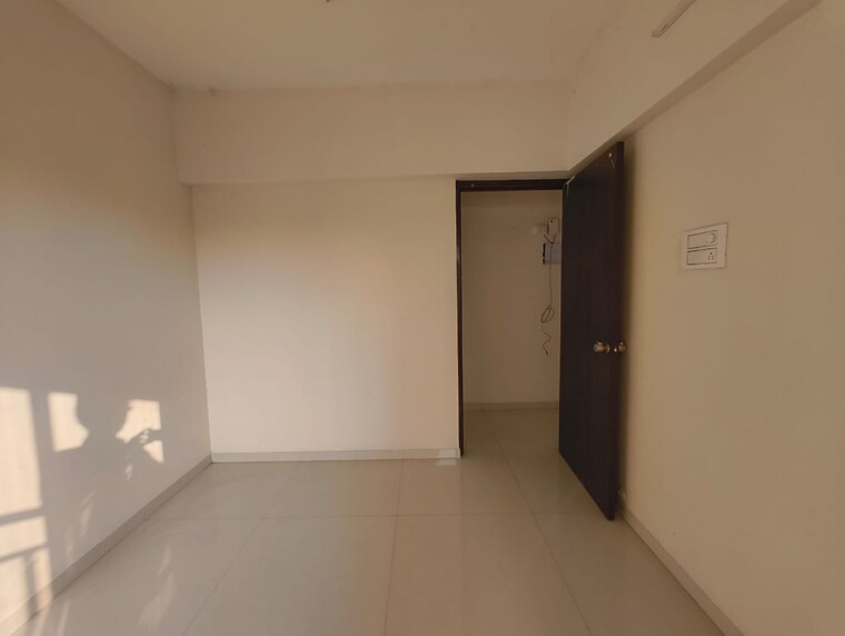 Room, saaga-shri-sai-vishram-chs-ltd 2 Bedroom 620 Sq.Ft. Apartment In Dahisar West Mumbai 9538162