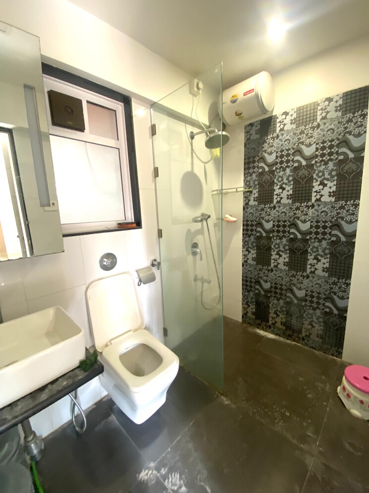 Bathroom, paranjape-schemes-royal-court 2 Bedroom 871 Sq.Ft. Apartment In Andheri East Mumbai 9538204