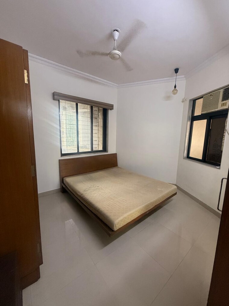 Master Bedroom, meera-chs 4 Bedroom 1800 Sq.Ft. Apartment In Andheri West Mumbai 9538328