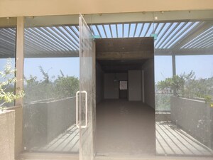 Room in  Office Space at Shreeya Amalga, Thaltej – for Rent