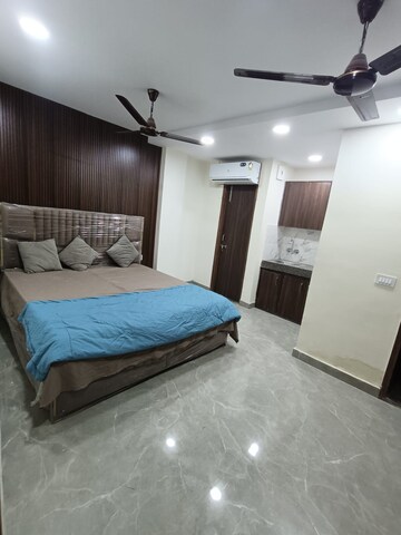 Bedroom in 1.5 BHK Builder Floor at Ansal Sushant Lok I, Sector 43 – for Rent