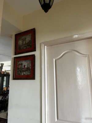 Furnished Amenities in 4 BHK Apartment at DLF Belvedere Towers, Sector 24 – for Sale