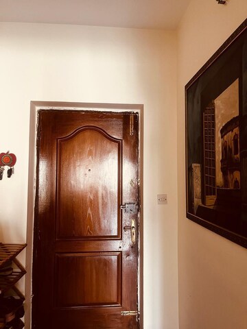 Furnished Amenities in 4 BHK Apartment at DLF Belvedere Towers, Sector 24 – for Sale