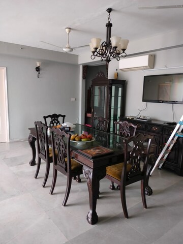 Living Room in 4 BHK Apartment at DLF Belvedere Towers, Sector 24 – for Sale