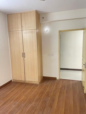 Room in 3 BHK Apartment at BPTP The Resort, Sector 75 – for Sale