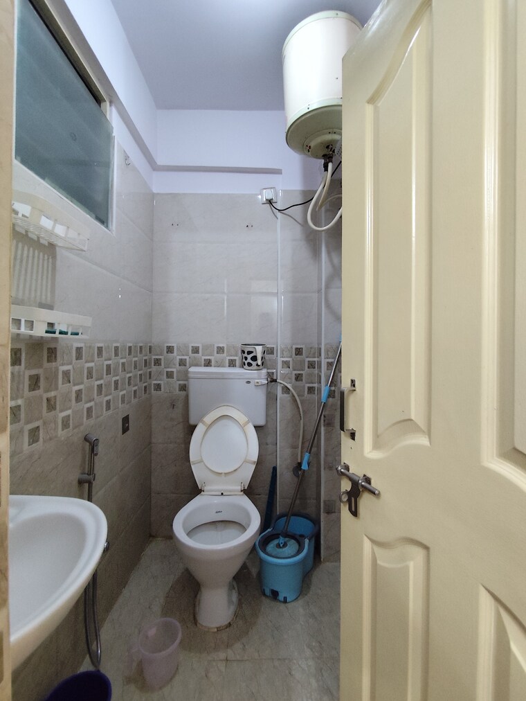 Bathroom, sg palya 1 Bedroom 600 Sq.Ft. Builder Floor In Sg Palya Bangalore 9538581