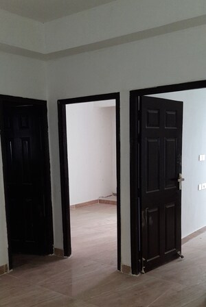 Room in 2.5 BHK Apartment at Migsun Vilaasa, Eta Ii Greater Noida – for Sale