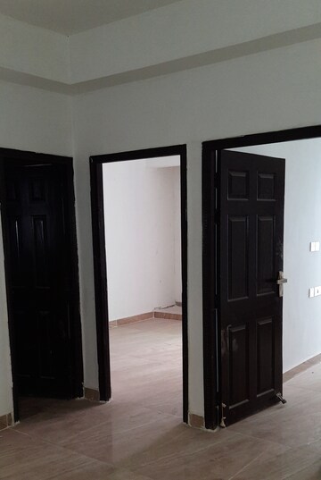 Room in 2.5 BHK Apartment at Migsun Vilaasa, Eta Ii Greater Noida – for Sale