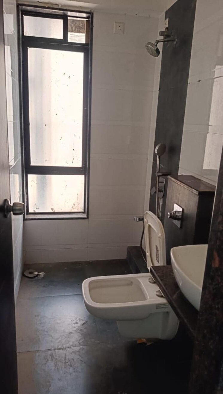 Bathroom, jp-rishabh-tower-azad-nagar 3 Bedroom 912 Sq.Ft. Apartment In Andheri West Mumbai 9538558