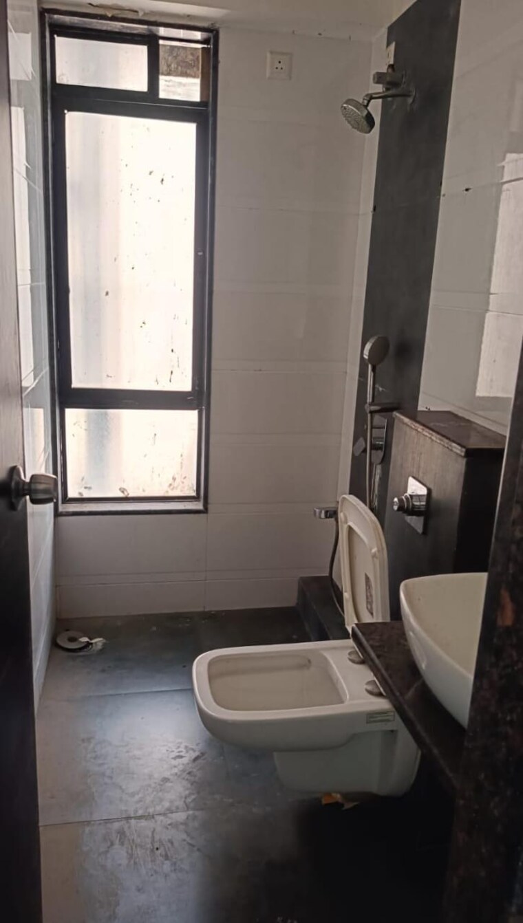 Bathroom, jp-rishabh-tower-azad-nagar 3 Bedroom 912 Sq.Ft. Apartment In Andheri West Mumbai 9538558