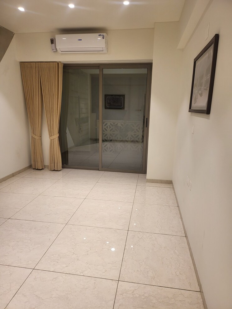 Room, bopal 4 Bedroom 3800 Sq.Ft. Apartment In Bopal Ahmedabad 9538690