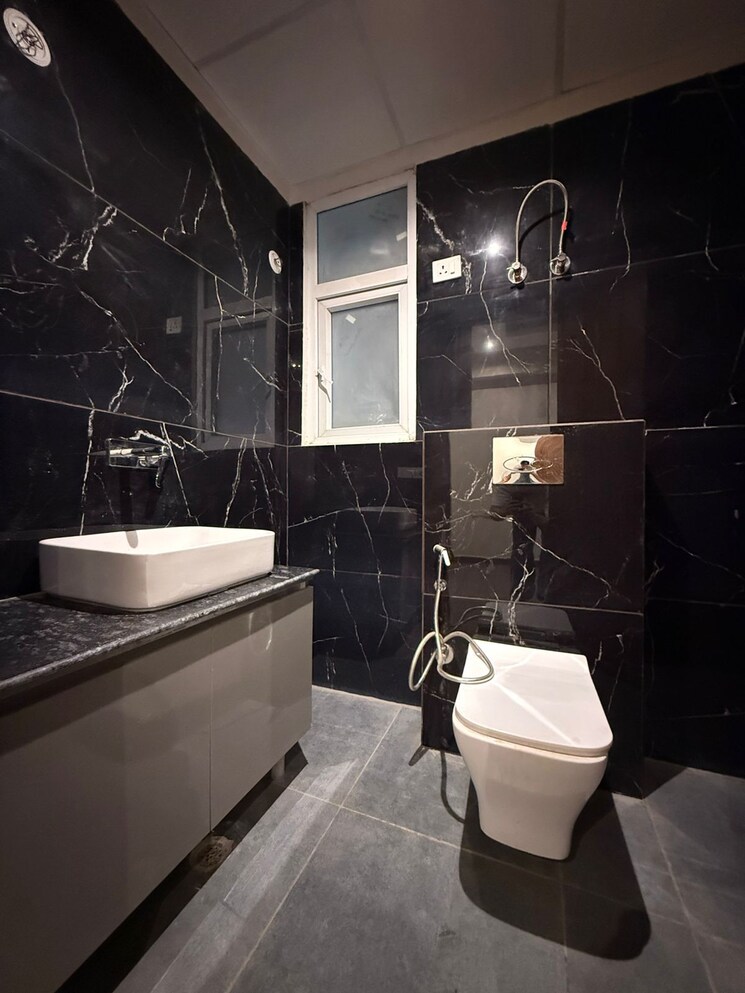 Master Bedroom, siddharth vihar 3 Bedroom 1350 Sq.Ft. Apartment In Siddharth Vihar Ghaziabad 9538616