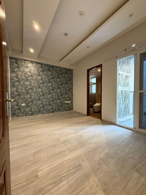 Room in 3 BHK Apartment at Siddharth Vihar – for Rent