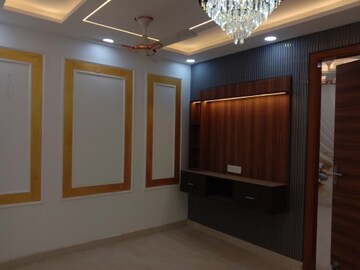 Room in 2 BHK Builder Floor at Dwarka Mor – for Sale