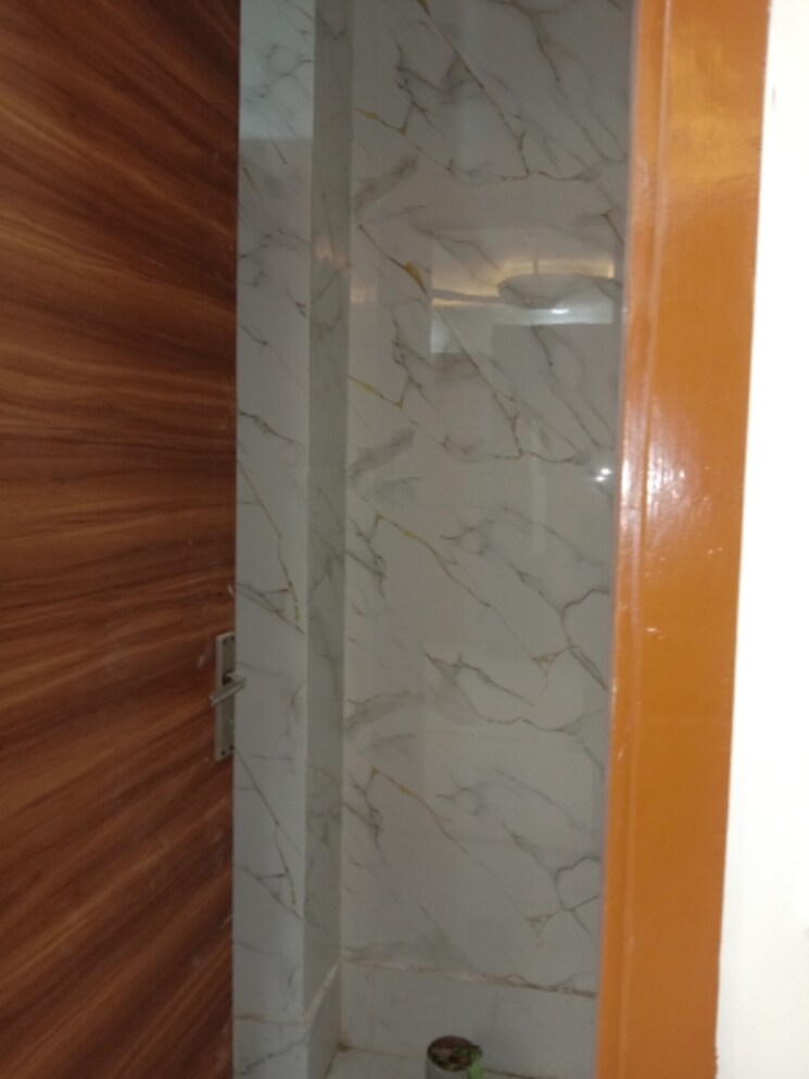 Bathroom, dwarka mor 2 Bedroom 558 Sq.Ft. Builder Floor In Dwarka Mor Delhi 9538643