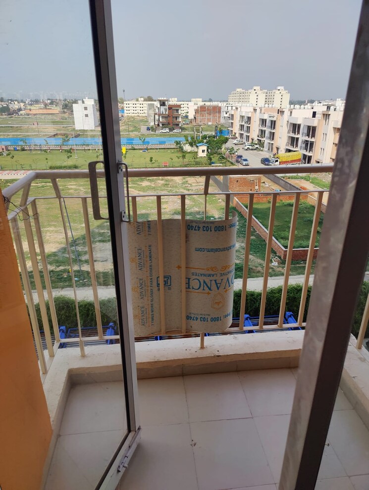 Balcony, wave-dream-homes 2 Bedroom 808 Sq.Ft. Apartment In Wave City Ghaziabad 9538695