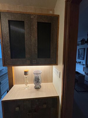 Bedroom in 2 BHK Apartment at Mahim – for Rent