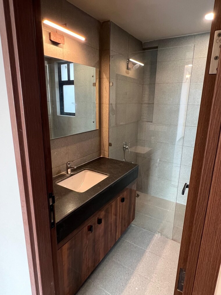 Bathroom, sobha-city-gurgaon 3 Bedroom 2072 Sq.Ft. Apartment In Sector 108 Gurgaon 9539017