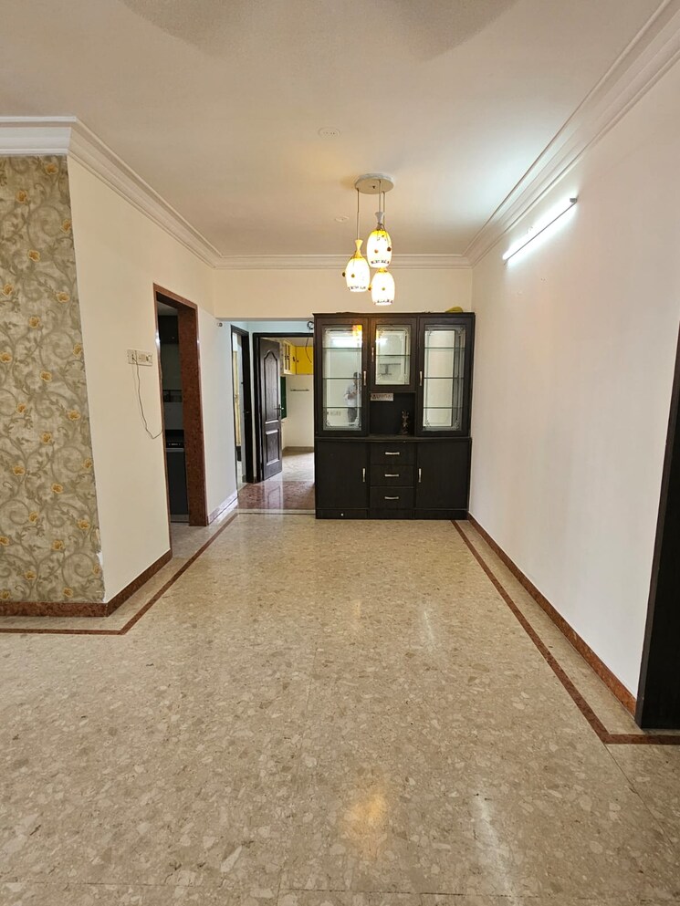 Room, regency-towers 2 Bedroom 750 Sq.Ft. Apartment In Kavesar Thane 9539181