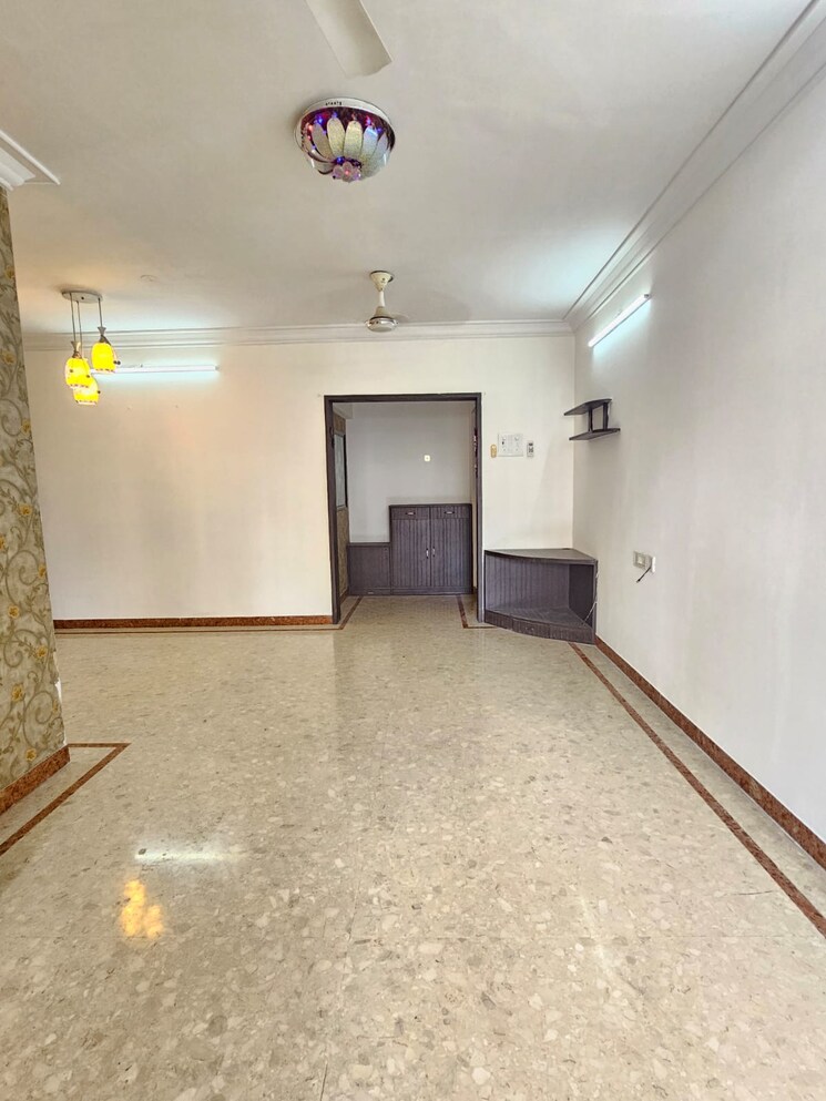 Room, regency-towers 2 Bedroom 750 Sq.Ft. Apartment In Kavesar Thane 9539181