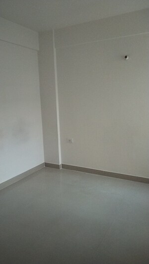 Room in 2 BHK Apartment at Shree Vardhman Mantra, Sector 67 – for Rent