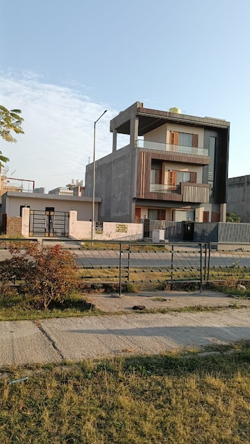 2 BHK Builder Floor For Rent in Aerocity