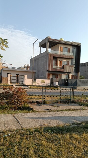 2 BHK Builder Floor For Rent in Aerocity