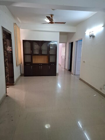 Room in 1.5 BHK Apartment at DDA Rosewood Apartments, Vasant Kunj – for Sale