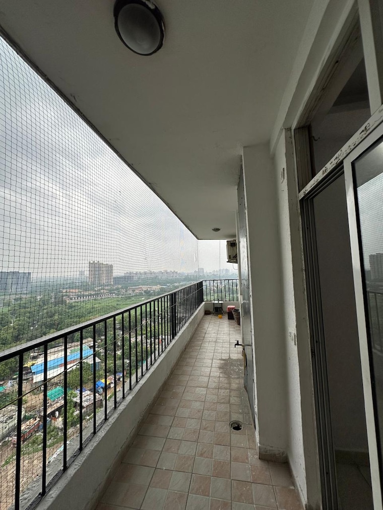 Balcony, dda-rosewood-apartments 1.5 Bedroom 500 Sq.Ft. Apartment In Vasant Kunj Delhi 9539219