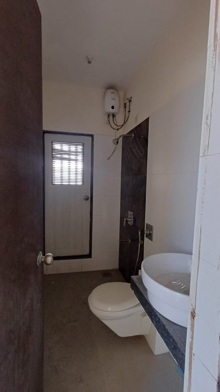 Bathroom, stg-atlantis 2 Bedroom 700 Sq.Ft. Apartment In Panch Pakhadi Thane 9539314