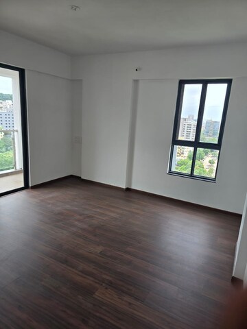 Room in 4 BHK Apartment at Pashan – for Sale