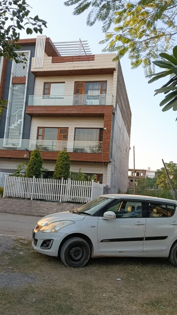 2 BHK Builder Floor For Rent in Aerocity