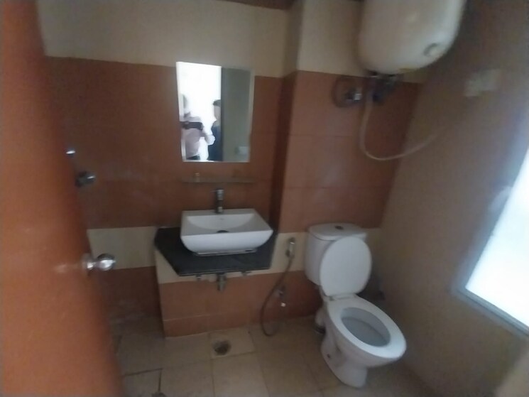 Bathroom, omkar-chs-kurla-east 3 Bedroom 1000 Sq.Ft. Apartment In Kurla East Mumbai 9539467