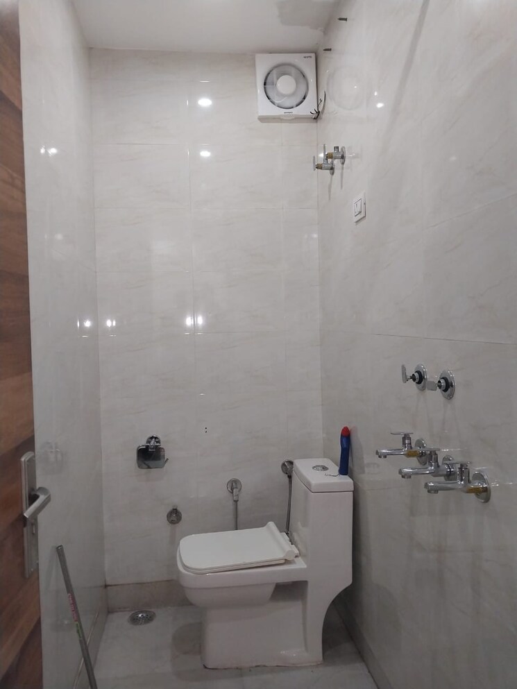 Attached Bathroom, anuradha-apartments-cghs 2 Bedroom 756 Sq.Ft. Apartment In Paschim Vihar Delhi 9539504