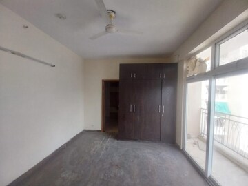 Room in 4 BHK Apartment at Omkar CHS Kurla East, Kurla East – for Sale