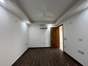 Room in 3 BHK Builder Floor at Chattarpur – for Rent