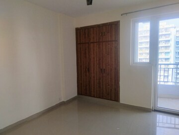 Room in 3 BHK Apartment at Anant Raj Maceo, Sector 91 – for Rent
