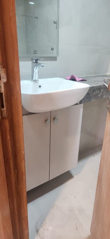 Bathroom in 3 BHK Apartment at M3M Heights, Sector 65 – for Rent