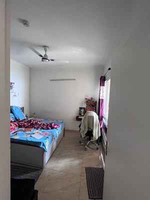 Furnished Amenities in 2 BHK Apartment at Gaur City 7th Avenue, Sector 4 Greater Noida – for Rent