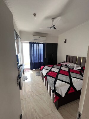 Team Area in 2 BHK Apartment at Gaur City 7th Avenue, Sector 4 Greater Noida – for Rent