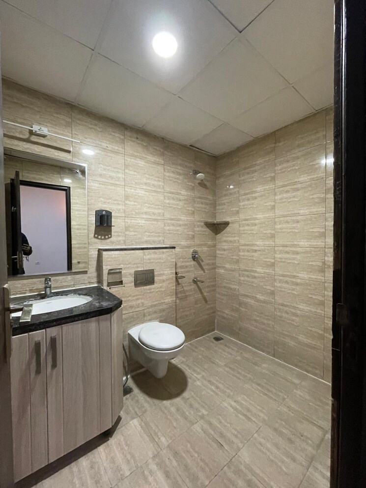 Bathroom, bptp-amstoria 3 Bedroom 2229 Sq.Ft. Builder Floor In Sector 102 Gurgaon 9539692