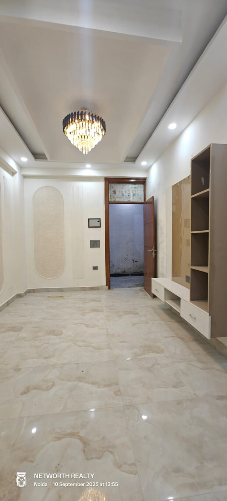 Room, sector 73 3 Bedroom 1400 Sq.Ft. Builder Floor In Sector 73 Noida 9539701