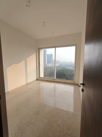 Room in 4 BHK Apartment at Courtyard by Narang Realty and The Wadhwa Group, Pokhran Road No Two – for Rent
