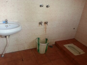 Bathroom in 1 RK Independent House at Rt Nagar – for Rent