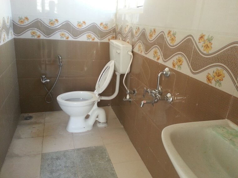 Bathroom, rt nagar 1 RK 670 Sq.Ft. Independent House In Rt Nagar Bangalore 9539762