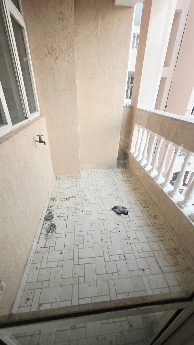 Balcony, eldeco-green-meadows 3 Bedroom 1840 Sq.Ft. Apartment In Pi Greater Noida Greater Noida 9539774